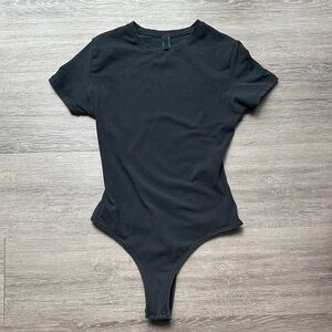 SKIMS Fits Everybody Tshirt Bodysuit Black S